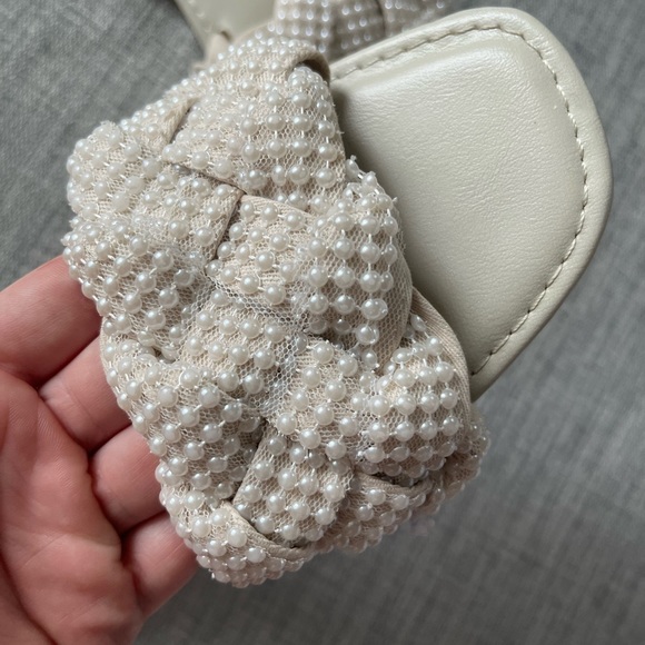 Pearl Sandals Ivory Size 7.5 - Picture 2 of 6